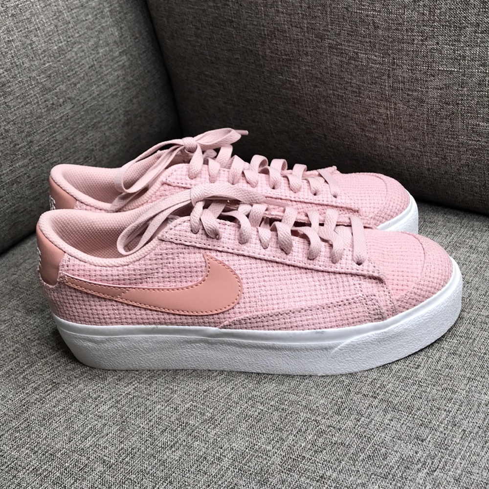 Nike Blazer Low Platform size 6 1/2 us - Picture 3 of 10